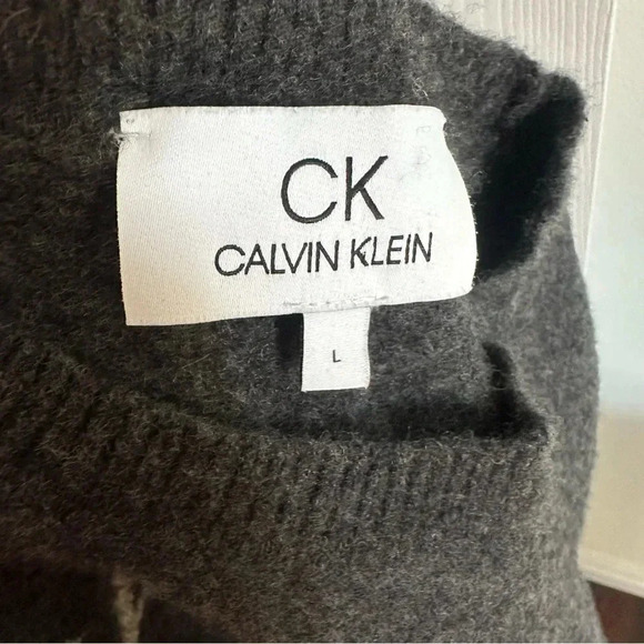Size L Kids Calvin Klein 100% Wool and Cashmere Crew Neck Sweater - Picture 3 of 4